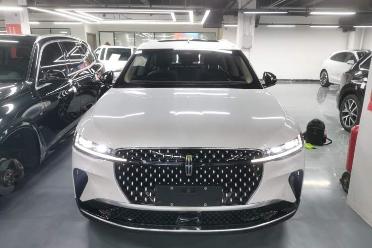 Used Lincoln Nautilus 2023 2.0T Four-Wheel Drive Luxury Edition Front