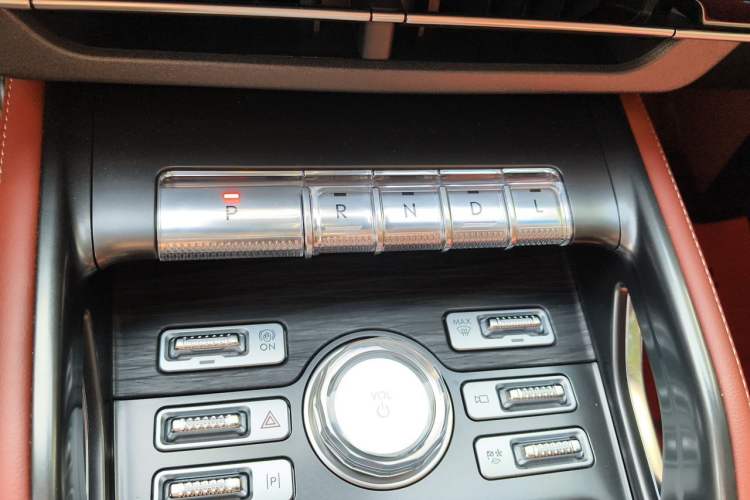 Used Lincoln Nautilus 2023 2.0T All-Wheel-Drive Luxury Hybrid Edition Gear Lever
