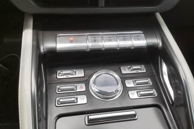 Used Lincoln Nautilus 2023 2.0T All-Wheel-Drive Luxury Edition Gear Lever