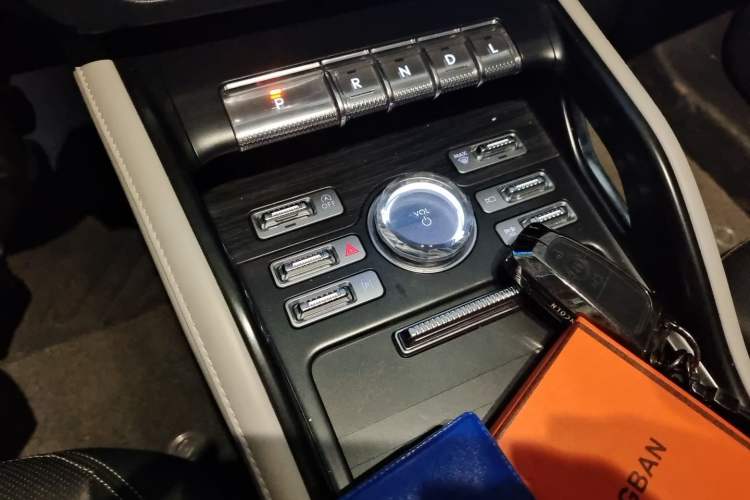Used Lincoln Nautilus 2023 2.0T Four-Wheel Drive Luxury Edition Gear Lever