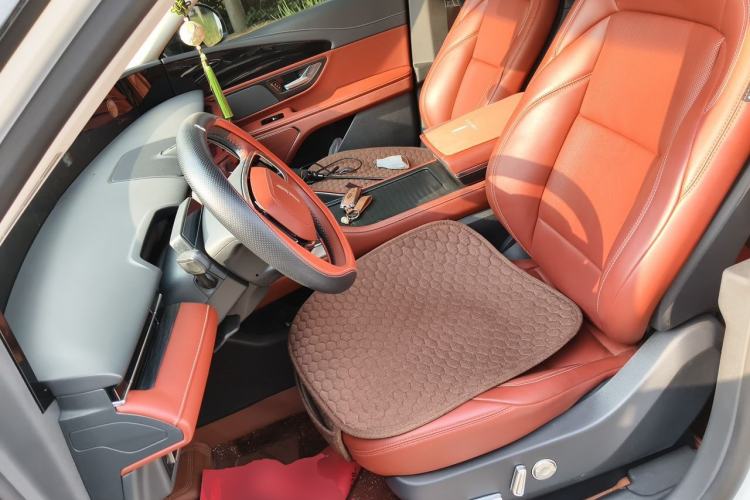 Used Lincoln Nautilus 2023 2.0T All-Wheel-Drive Luxury Hybrid Edition Left Front Seat