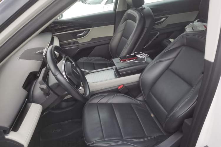 Used Lincoln Nautilus 2023 2.0T All-Wheel-Drive Luxury Edition Left Front Seat