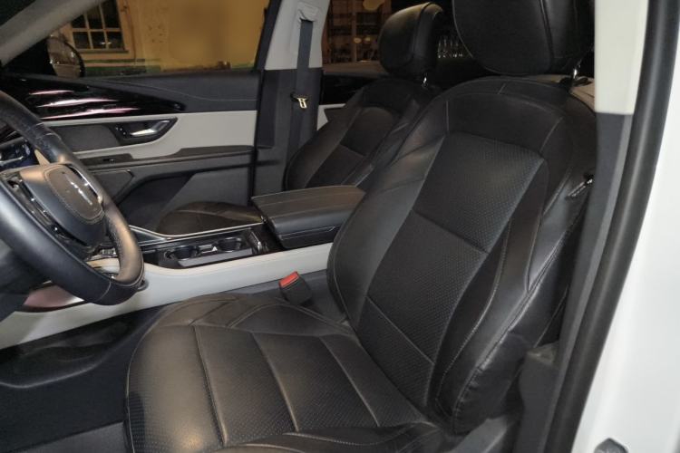 Used Lincoln Nautilus 2023 2.0T All-Wheel-Drive Luxury Edition Left Front Seat
