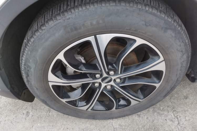 Used Lincoln Nautilus 2023 2.0T All-Wheel-Drive Luxury Edition Left Front Wheel Hub