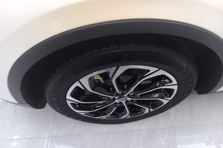 Used Lincoln Nautilus 2023 2.0T Four-Wheel Drive Zunrui Version Left Front Wheel Hub