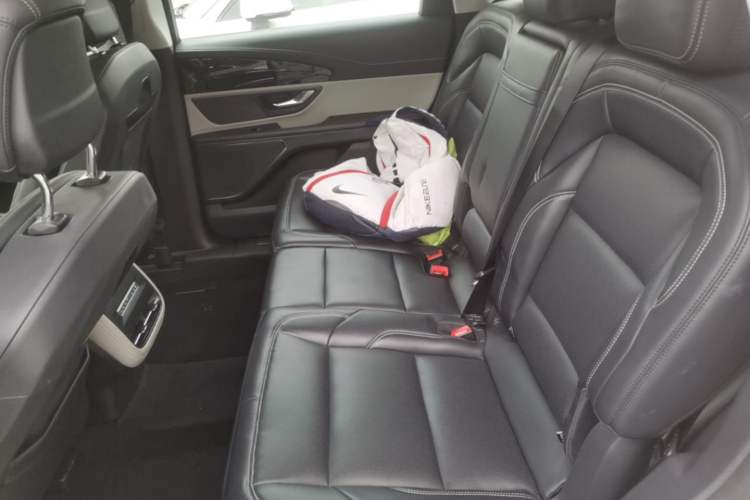 Used Lincoln Nautilus 2023 2.0T All-Wheel-Drive Luxury Edition Left Rear Seat