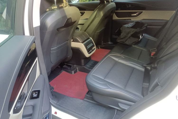 Used Lincoln Nautilus 2023 2.0T All-Wheel-Drive Luxury Edition Left Rear Seat