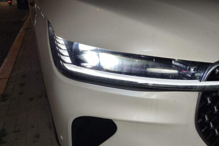 Used Lincoln Nautilus 2023 2.0T All-Wheel-Drive Luxury Edition Right Front Headlight