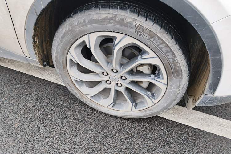 Used Lincoln Nautilus 2023 2.0T Four-Wheel Drive Zunrui Version Right Front Wheel Hub