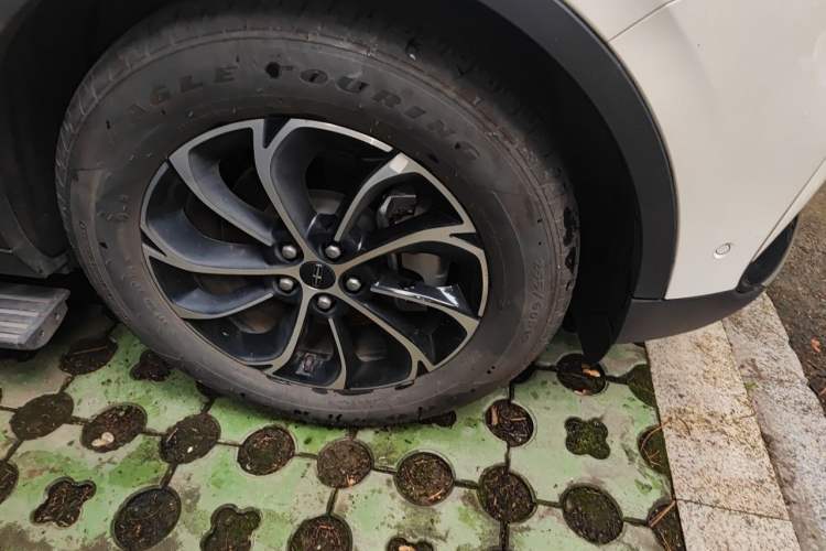 Used Lincoln Nautilus 2023 2.0T Four-Wheel Drive Luxury Edition Right Front Wheel Hub
