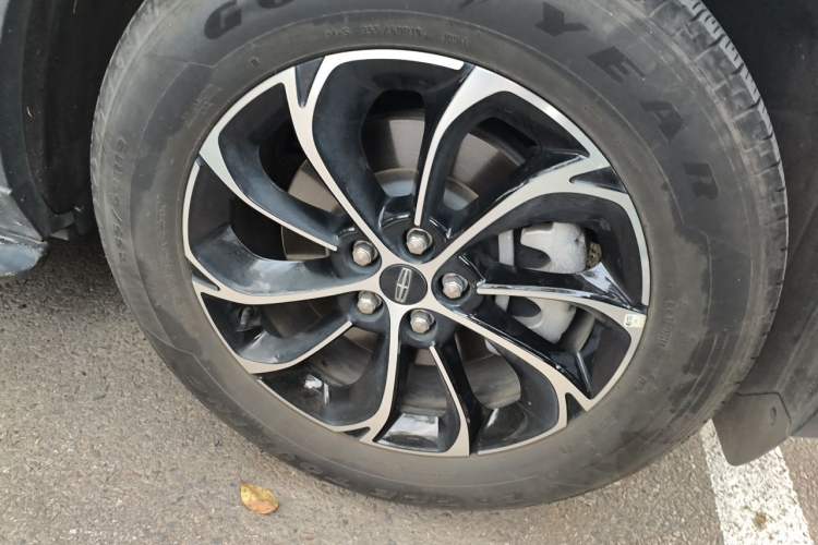 Used Lincoln Nautilus 2023 2.0T Four-Wheel Drive Luxury Edition Right Front Wheel Hub