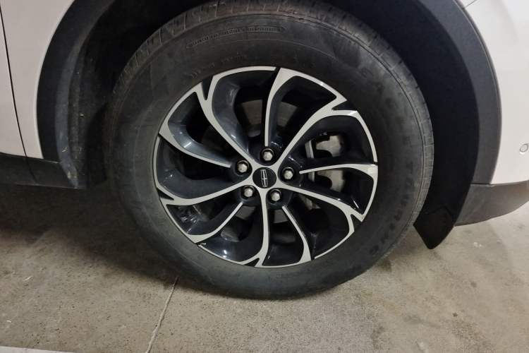 Used Lincoln Nautilus 2023 2.0T Four-Wheel Drive Luxury Edition Right Front Wheel Hub