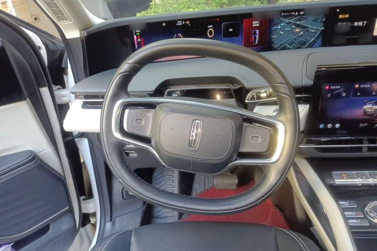 Used Lincoln Nautilus 2023 2.0T All-Wheel-Drive Luxury Edition Steering Wheel