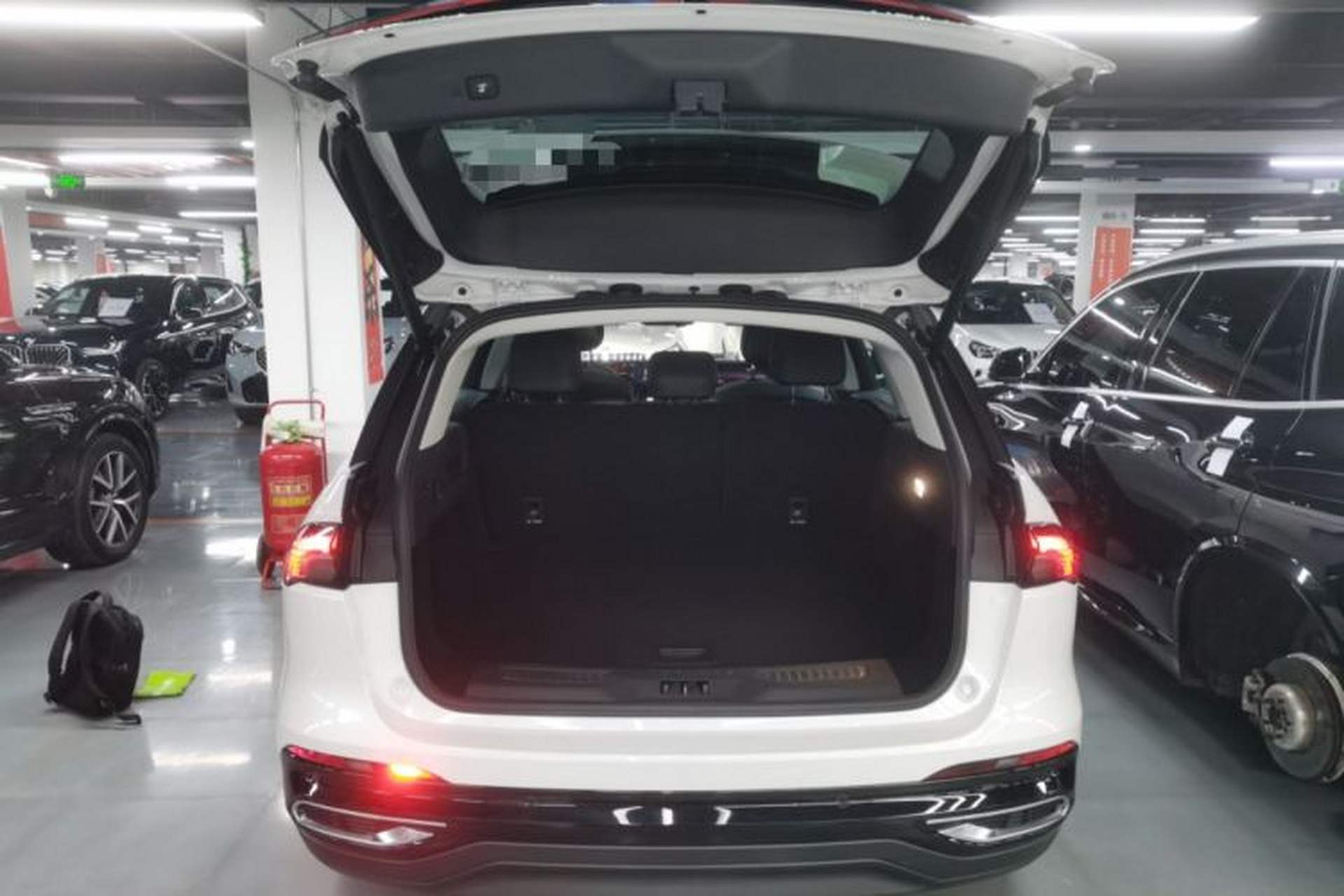 Used Lincoln Nautilus 2023 2.0T Four-Wheel Drive Luxury Edition Trunk