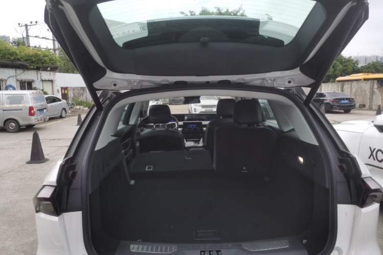 Used Lincoln Nautilus 2023 2.0T All-Wheel-Drive Luxury Edition Trunk