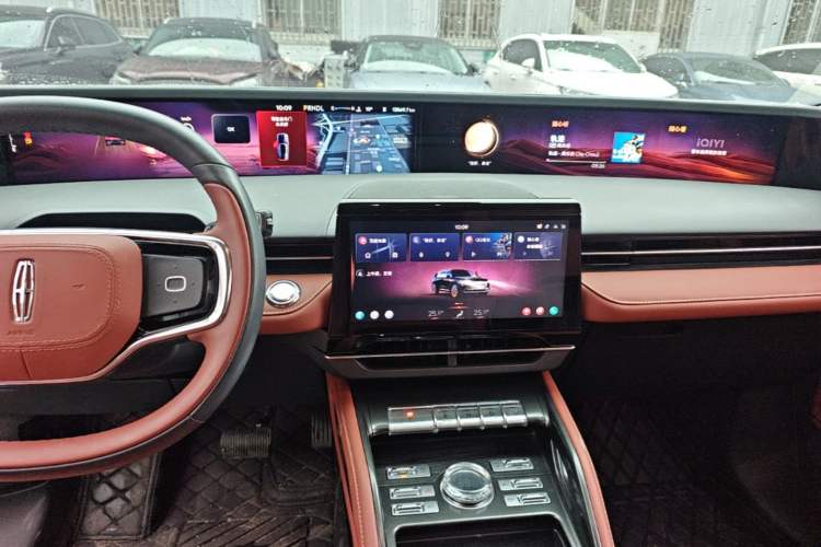 Used Lincoln Nautilus 2025 Model, Facelifted 2.0T Four-Wheel-Drive Zunyi Hybrid Version Audio And AC Panel