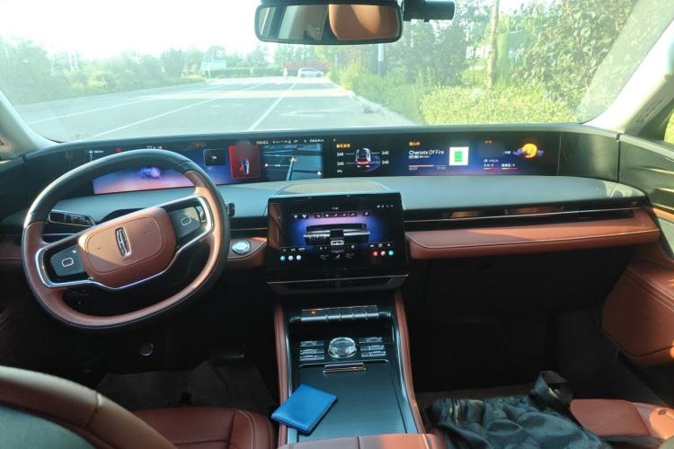 Used Lincoln Nautilus 2025 Model Facelifted 2.0T Four-Wheel Drive Zunyi Edition Center Console