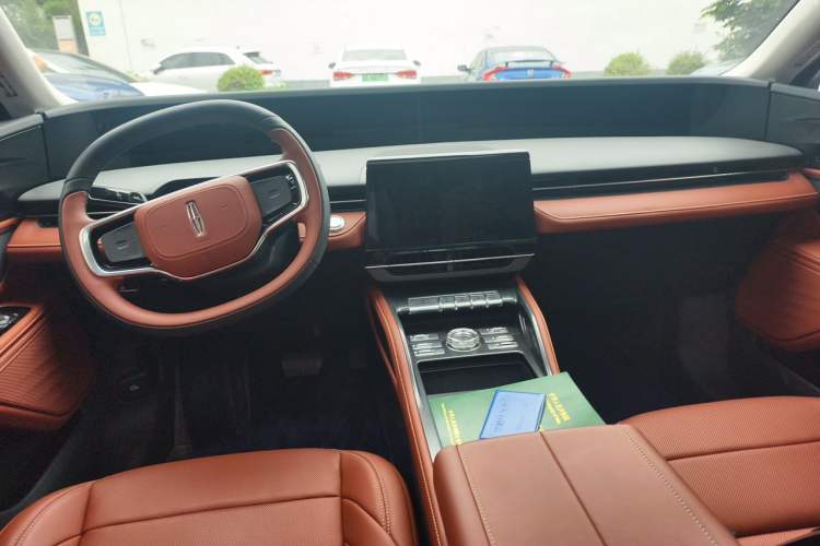 Used Lincoln Nautilus 2025 Model Facelifted 2.0T Four-Wheel Drive Zunyi Edition Center Console
