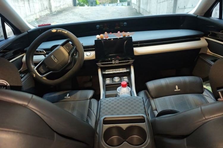 Used Lincoln Nautilus 2025 2.0T All-Wheel-Drive Luxury Hybrid Edition Center Console
