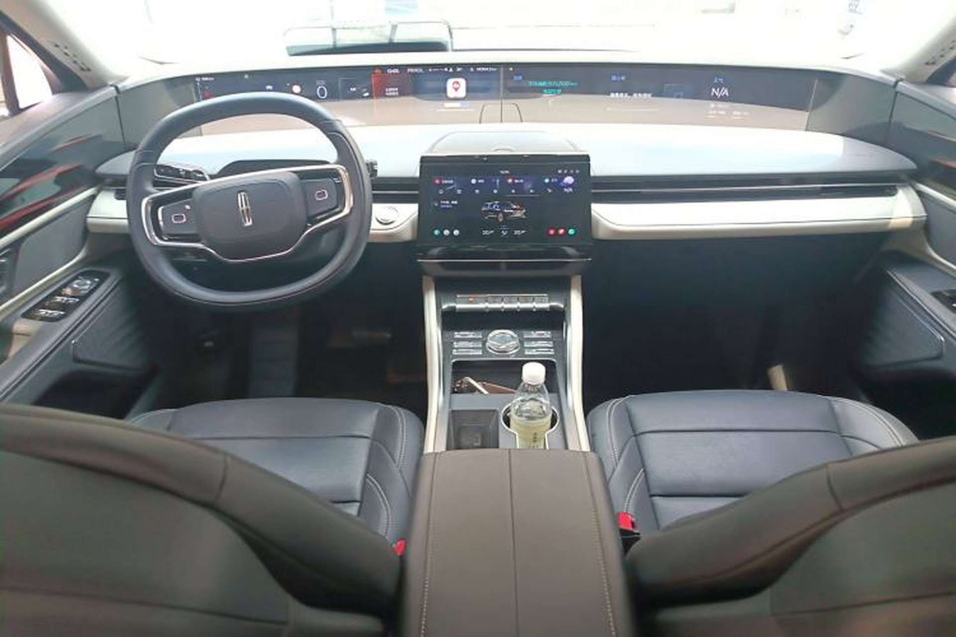 Used Lincoln Nautilus 2025 2.0T All-Wheel-Drive Luxury Hybrid Edition Center Console