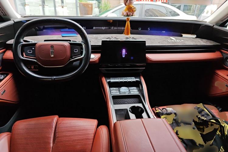 Used Lincoln Nautilus 2025 2.0T All-Wheel-Drive Zunrui Edition Center Console