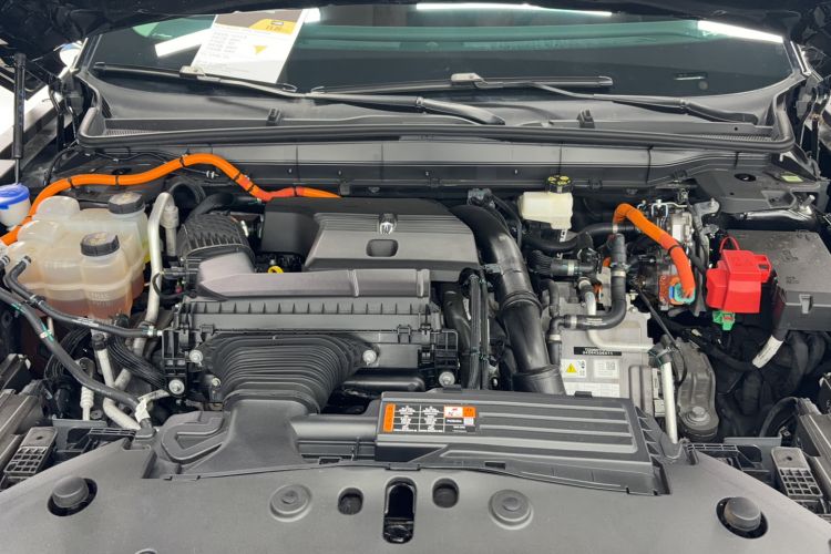 Used Lincoln Nautilus 2025 2.0T All-Wheel-Drive Luxury Hybrid Edition Engine Bay