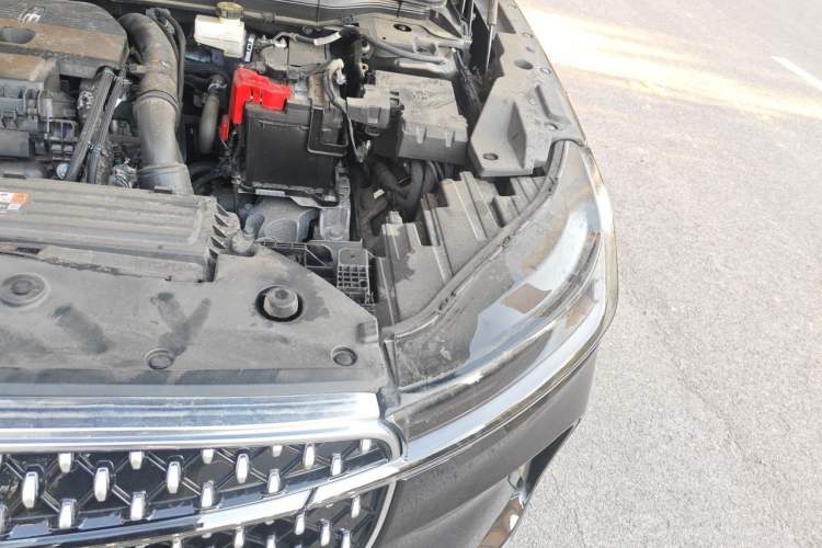 Used Lincoln Nautilus 2025 Model Facelifted 2.0T Four-Wheel Drive Zunyi Edition Engine Bay Left