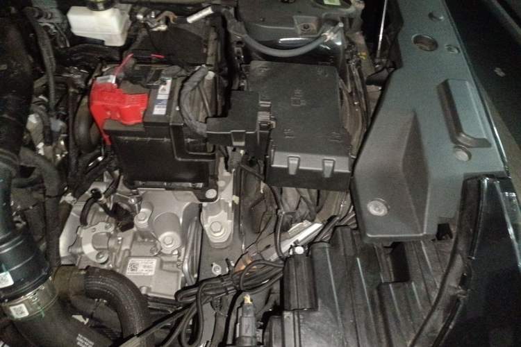 Used Lincoln Nautilus 2025 2.0T Four-Wheel Drive Luxury Edition Engine Bay Left
