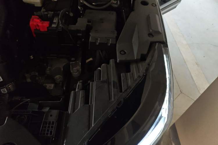 Used Lincoln Nautilus 2025 2.0T Four-Wheel Drive Luxury Edition Engine Bay Left