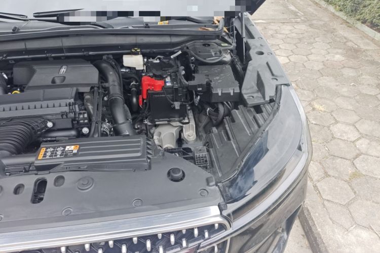 Used Lincoln Nautilus 2025 2.0T Four-Wheel Drive Luxury Edition Engine Bay Left