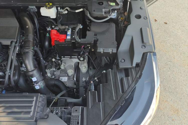 Used Lincoln Nautilus 2025 Model Facelifted 2.0T Four-Wheel Drive Zunxiang Edition Engine Bay Left