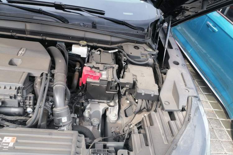 Used Lincoln Nautilus 2025 2.0T Four-Wheel Drive Luxury Edition Engine Bay Left
