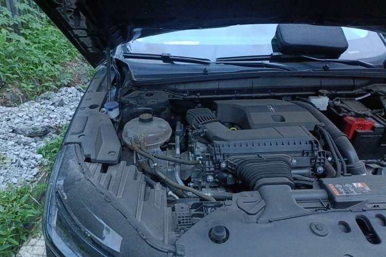 Used Lincoln Nautilus 2025 Model Facelifted 2.0T Four-Wheel Drive Zunyi Edition Engine Bay Right