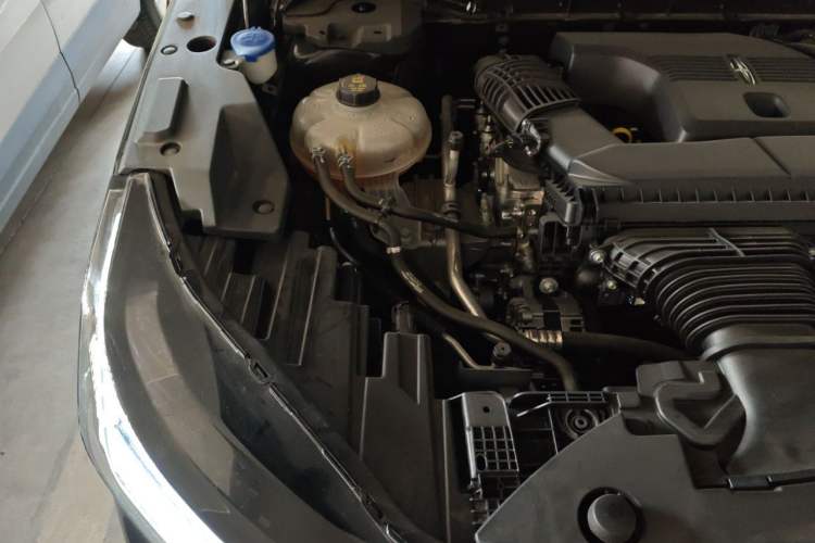 Used Lincoln Nautilus 2025 2.0T Four-Wheel Drive Luxury Edition Engine Bay Right