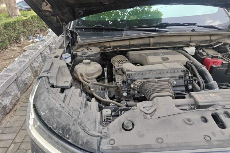 Used Lincoln Nautilus 2025 2.0T Four-Wheel Drive Luxury Edition Engine Bay Right