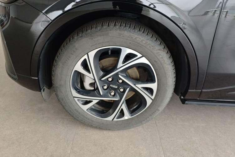 Used Lincoln Nautilus 2025 2.0T All-Wheel-Drive Luxury Hybrid Edition Exterior 4