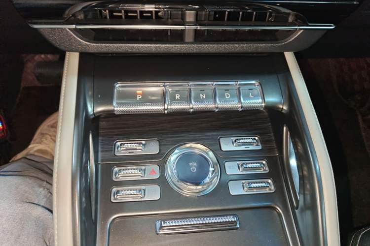 Used Lincoln Nautilus 2025 2.0T Four-Wheel Drive Luxury Edition Gear Lever