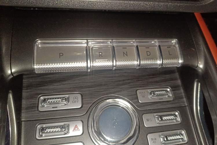 Used Lincoln Nautilus 2025 2.0T Four-Wheel Drive Luxury Edition Gear Lever