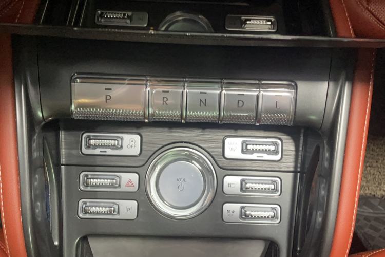 Used Lincoln Nautilus 2025 2.0T Four-Wheel Drive Luxury Edition Gear Lever