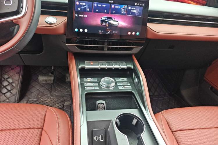 Used Lincoln Nautilus 2025 Model, Facelifted 2.0T Four-Wheel-Drive Zunyi Hybrid Version Gear Lever