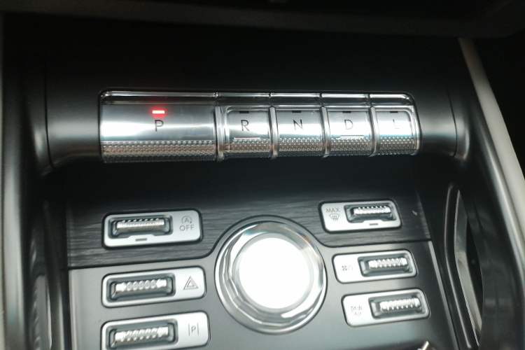 Used Lincoln Nautilus 2025 2.0T Four-Wheel Drive Luxury Edition Gear Lever