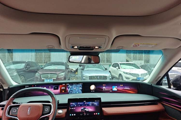 Used Lincoln Nautilus 2025 Model, Facelifted 2.0T Four-Wheel-Drive Zunyi Hybrid Version Headliner