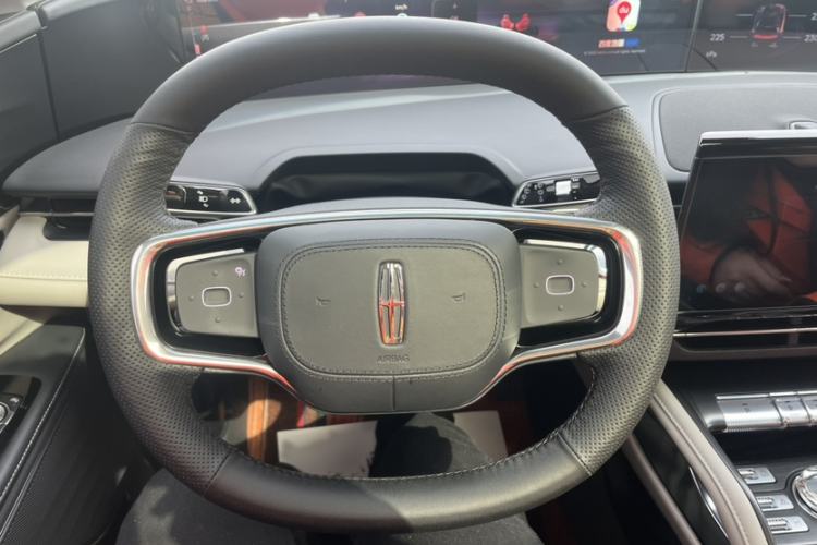 Used Lincoln Nautilus 2025 2.0T Four-Wheel Drive Luxury Edition Interior 2