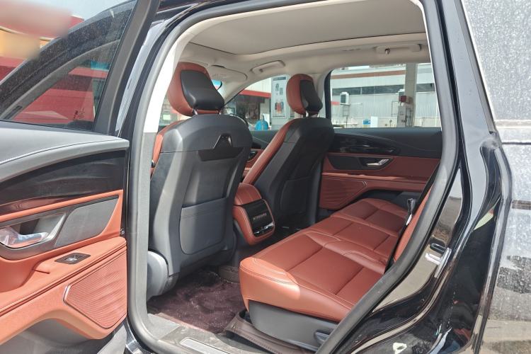 Used Lincoln Nautilus 2025 2.0T All-Wheel-Drive Luxury Hybrid Edition Interior 3