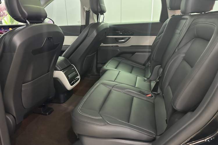 Used Lincoln Nautilus 2025 2.0T Four-Wheel Drive Luxury Edition Interior 4