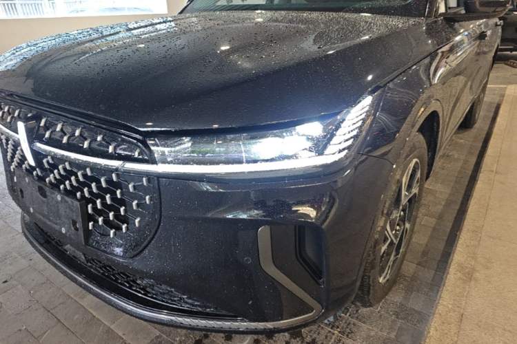 Used Lincoln Nautilus 2025 Model, Facelifted 2.0T Four-Wheel-Drive Zunyi Hybrid Version Left Front Headlight