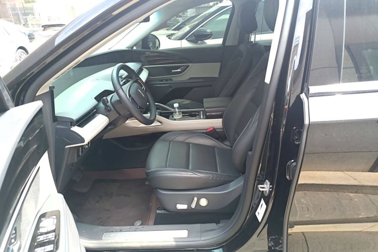 Used Lincoln Nautilus 2025 2.0T All-Wheel-Drive Luxury Hybrid Edition Left Front Seat