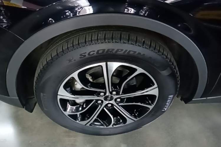 Used Lincoln Nautilus 2025 2.0T Four-Wheel Drive Luxury Edition Left Front Wheel Hub