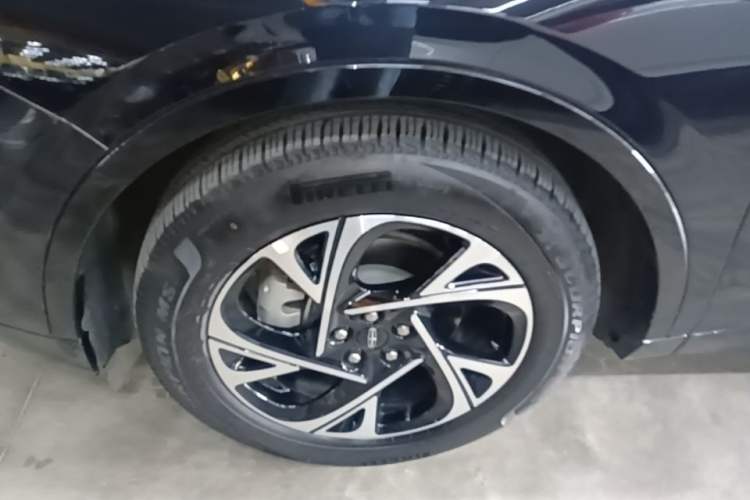 Used Lincoln Nautilus 2025 2.0T All-Wheel-Drive Zunrui Hybrid Version Left Front Wheel Hub