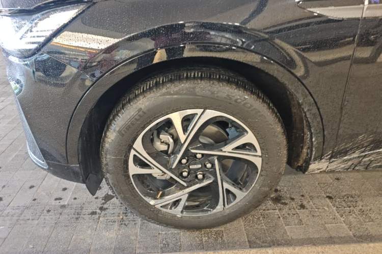 Used Lincoln Nautilus 2025 Model, Facelifted 2.0T Four-Wheel-Drive Zunyi Hybrid Version Left Front Wheel Hub